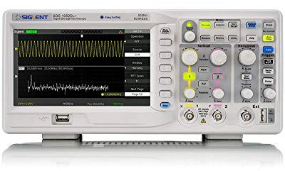 SIGLENT SDS1052DL+ Osciloscopio digital de 2 canales| Ancho de banda 50 MHz| Frecuencia de muestreo en tiempo real 500 MSa/s/tiempo equivalente 50 GSa/s| Memoria 32 kB| Pantalla LCD a color de 7