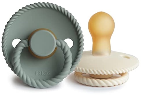 FRIGG Rope Schnuller 2 Packung | Latex Schnuller | BPA-Frei | Hergestellt in Dänemark | Symmetrischer Sauger in Kirschform (Cream/Sage, Größe 1 (0-6 Monate))