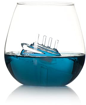 Bar Bespoke Ship in a Glass. Schiff in einem Glas