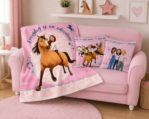 SPIRIT Wild und Frei Pferde Geschenkset: Kissen, Kuschelkissen und Fleecedecke, Kuscheldecke