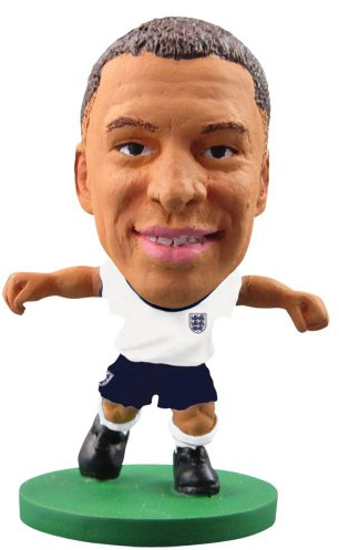 SoccerStarz England International Figurine Blister Pack Featuring Alex Oxlade Chamberlain in England's Home Kit