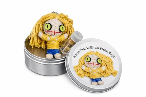 AnyCakes Voodoo Puppe mit Nadeln | 6,5cm | Geschenkdose | Scherz-Medikament | Büro Geschenk für Kollegen Kollegin Chef | Anti Stress | Abschied | Büro Uni Studium (Voodoo Puppe Blond)