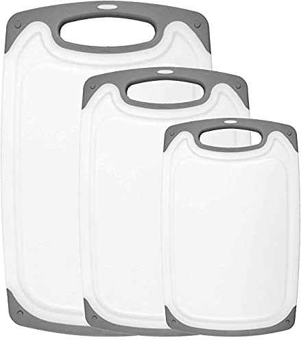 HOMWE Schneidebrett für die Küche, 3-teiliges Set, Saftrillen mit griffigen Griffen, BPA-frei, nicht porös, spülmaschinenfest, verschiedene Größen (3er-Set, grau)