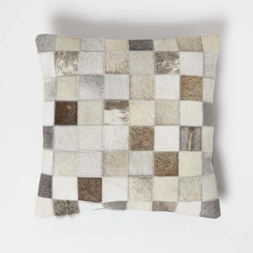 Homescapes Patchwork-Kissen 45x45 cm, Lederkissen kariert, Fellkissen Creme-beige-grau, Dekokissen mit Füllung