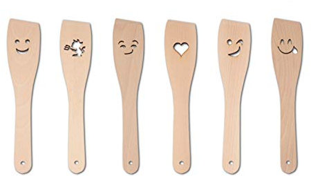 Pfannenwender aus Holz mit Laserschnitt Motiven und individueller Personalisierung in der Brandmaltechnik