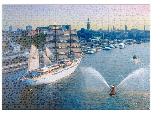MyPuzzle Begrüßung der Sea Cloud an den St. Pauli Landungsbrücken, Hamburg, Deutschland - Premium 500 Teile Puzzle - MyPuzzle Sonderkollektion von Puzzle Galaxy