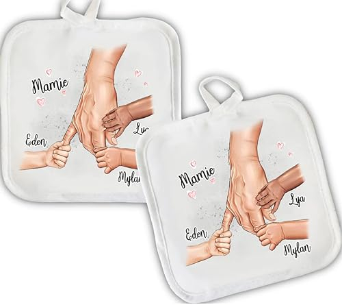 Manique de Cuisine Personnalisée – Mains et Prénoms des Petits-Enfants – Cadeau Mamie ou Papy – Fête des Grands-Parents – À l'Unité ou en Lot de 2 – Expédition 24H – 17x17 cm