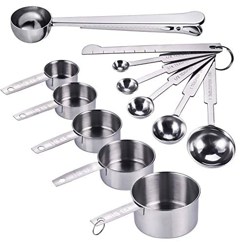 JIZZU Set di Misurini e Cucchiai in Metallo, Gratuito Cucchiaio con Clip, Misurini di Tazze, Misurini Americani, Controllo Accurato delle Porzioni con Scala Trasparente da 0.3ml a 250ml 12 Pezzi