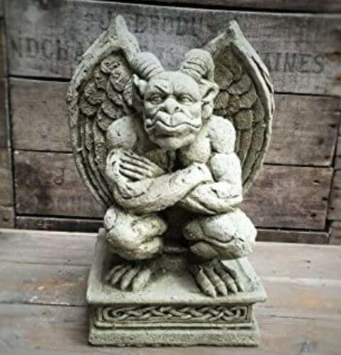Oloma Design Stone horned gargoyle figurine Concrete gargoyle statue Outdoor guardian monster sculpture Cement vampire decor Garden and home decoration Animal ornament Halloween decor