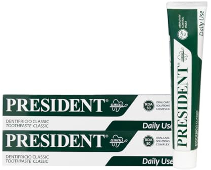 President Set mit 2 Zahnbürsten Classic für den täglichen Gebrauch. Anti-Plaque, Karies, erfrischend, Anti-Halitosis. Mit pflanzlichen Extrakten aus Melissa, Salbei, Kamille. RDA 50. 2 x 75 ml