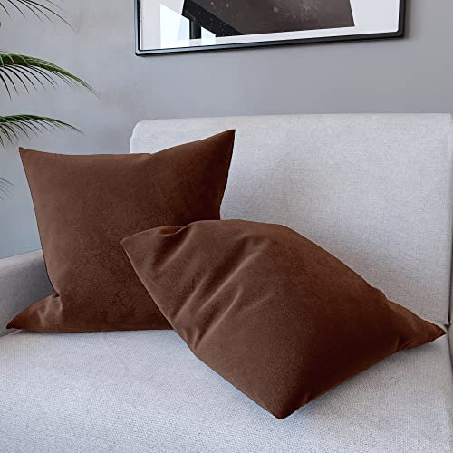Set di 2 Federe Per Cuscini In Velluto Morbido e Resistente Copricuscini Per Divano Poltrona Soggiorno Arredo Arredamento Casa Design Moderno Elegante Cerniera Invisibile (50 x 50 cm, Cioccolato)