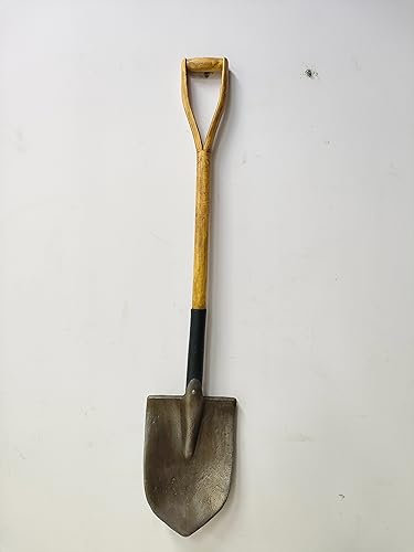 Rubber Johnnies Full Size FAKE GRAVEDIGGERS SHOVEL - 101cm Long, Lightweight, Comes in 2 parts, Realistic, Vintage looking, perfect for Halloween Costumes and your Halloween Party, Con Safe