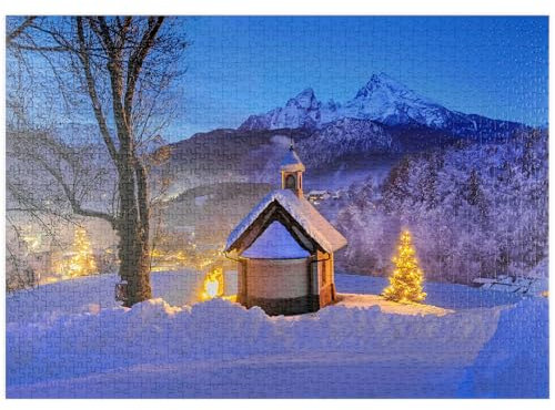 MyPuzzle Kirchleitnkapelle am Weinfeld mit Watzmann (2713m) und Weihnachtsbaum - Premium 1000 Teile Puzzle - MyPuzzle Sonderkollektion von Puzzle Galaxy