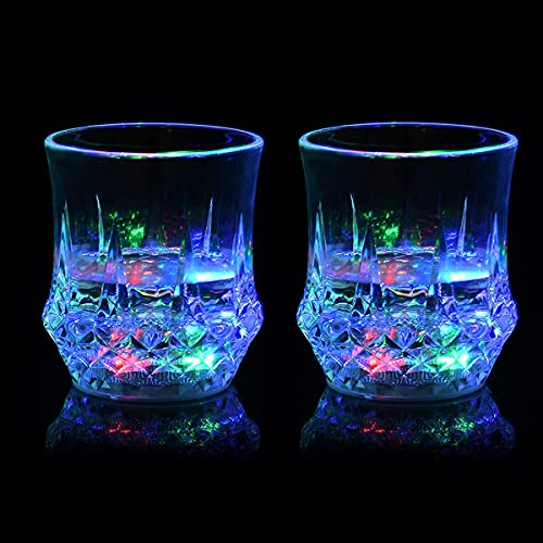 Glas Leuchtend Trinkbecher Farbwechsel Wasserglas 2 Stück Flüssigsensor Trinkglas mit Licht Cocktailglas Ananas Wasserbecher Beleuchtet Plastik Kristallglas Whisky Wein Barglas Party Deko Genschenk