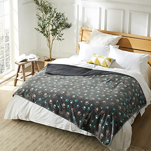 ALLISANDRO wasserdichte Decke 200x140cm Hundedecke kuschelige und wasserdichte Haustierdecke mit grauem Pawmuster - Halten Sie Ihr Haustier gemütlich und trocken