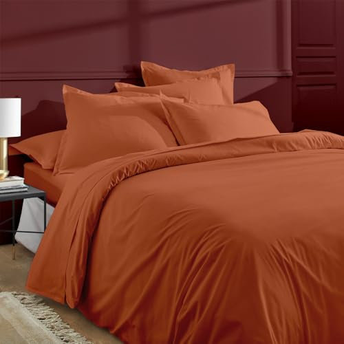 Duquennoy & Lepers - Parure de Lit 2 Personnes 260x240 cm – Housse de Couette 260x240 cm avec Rabat et 2 Taies d’Oreiller 63x63 cm en Percale de Coton 80 Fils de Qualité – Terracotta