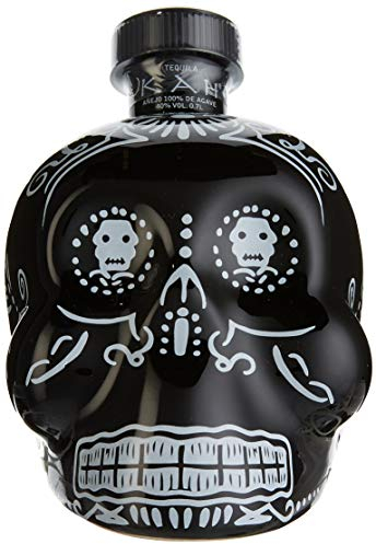 KAH Tequila Añejo - Botella Negra Decorada para el Día de Muertos - 100% Agave Azul - Doble Destilación y Añejo en Barriles de Roble - 40% Vol 70cl (700ml / 0.7L)