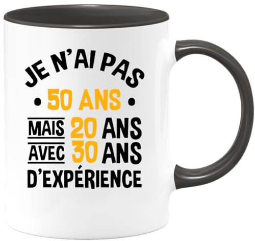 quotedazur Café-Croissant - Mug Personnalisé Humour Anniversaire Cinquante Ans - Je N'Ai Pas 50 Ans Mais De L'Expérience - Cadeau Noël Original Cinquentenaire Tasse 1975 Homme Femme - Noir/Céramique