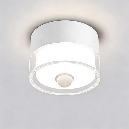 QHENS LED Deckenleuchte mit Bewegungssensor, 12W 4000K Ø10cm 230V Kompakt | Aufbauspot Weiß aus Aluminium und Acryl, 960 lm, Deckenstrahler für Flur, Keller, Garage oder Diele