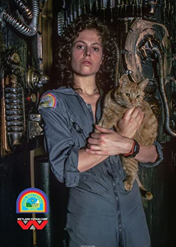 Displate Offiziell Alien MetallPoster Magnetische Befestigung Inklusive Lizenziert Bilder Hochwertiges Poster Ellen Ripley With A Cat Alien 45 cm x 32 cm