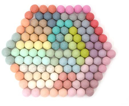 Glaciart One Filz-Pompons, Wollfilzkugeln (120 Stück) 2,5 cm - 1 Zoll, handgefertigte Filzkugeln in 30 Pastellfarben (Grün, Rosa, Blau, Gelb und mehr), kleine Menge für Filzen und Girlanden