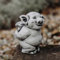 Denscho Steinguss Deko Gartenfigur Troll mit Blumen