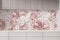 UNIK Nordic Küchenrückwand Folie aus Glaslaminat, BxH: 50x250cm, Küchenfolie selbstklebend mit Motiv: Blooming Spring/Blumen, Spritzschutz für die Küche, kratzfest, hitzeresistent und hygienisch