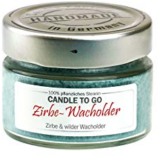 Candle Factory Candle TO GO Duftkerzen aus pflanzlichem Stearin im modernen Schraubdeckelglas, ca. 20h Brennzeit, Duft: Zirbe & Wacholder