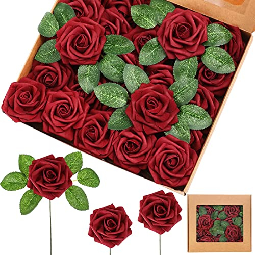 Qccige Fiori Rosa in Schiuma Artificiale Rose Finte Vintage DIY Mazzi Fiore Occhiello con Foglie e Steli per Nozze Addio Nubilato Festa Banchetto Centrotavola e Casa (Vino Rosso Scuro, 25 Pezzi)