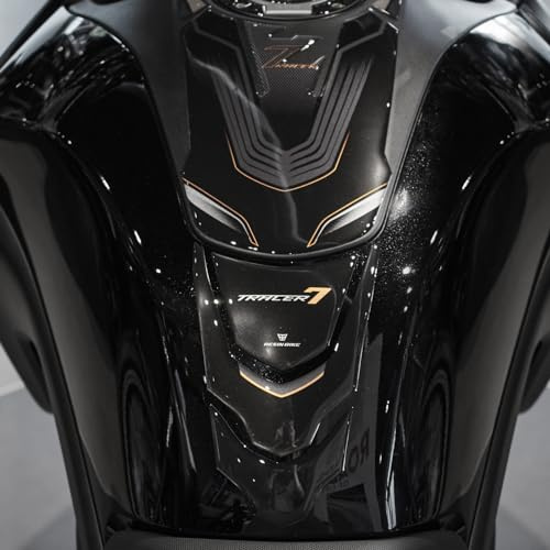 Resin Bike Adesivi Moto Compatibile con Yamaha Tracer 7 GT 2021-2024 Oro. Protezioni Paraserbatoio da Urti e Graffi. Adesivi Resinati con Effetto 3D Made in Italy