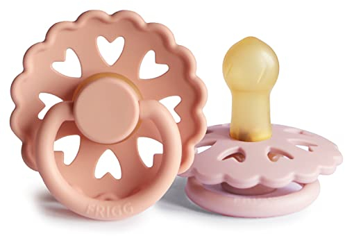 FRIGG Fairytale Schnuller 2 Packung | Latex Schnuller | BPA-Frei | Hergestellt in Dänemark | Symmetrischer Sauger in Kirschform (Pretty In Peach/Primrose, Größe 1 (0-6 Monate))