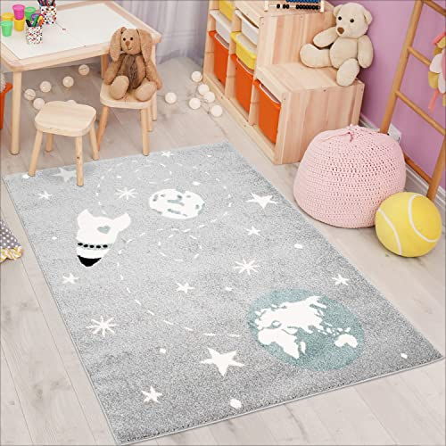 carpet city Kinderteppich Grau - 140x200 cm - Weltall, Rakete, Planet, Sterne - Teppich Kinderzimmer