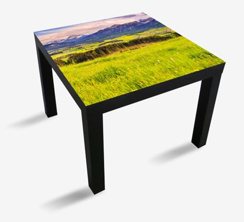 Wallario Möbelfolie selbstklebend/Aufkleber, Tischfolie geeignet für IKEA Lack Tisch - Möbeldeko Weite Wiesen vor Bergen in 55 x 55 cm