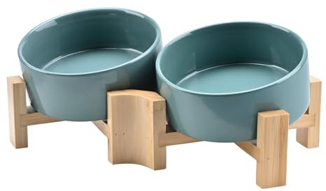 SPUNKYJUNKY 15° Kippbare Keramik Hundenapf mit Holzständer Futter und Wassernapf rutschfest für Hunde und Katzen mit Flachen Gesichtern Kleinen und Mittelgroßen Hunden (400ml × 2, Hellgrün)