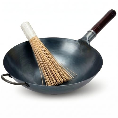 KAAMUT® Professioneller Wok 36 cm – Handgehämmerter Blauer Kohlenstoffstahl – Runder Boden – Vorgewürzt – Gastronomiequalität – Holz- & Stahlgriff – Inklusive Bambus-Wokbürste
