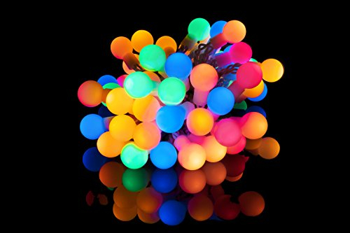 Plaights 50-er LED Lichterkette in bunt | Partylichterkette als Dekoration für den Sommer mit Timer Funktion | geeignet für außen, innen, Outdoor und Garten | Beleuchtung in Kugelform sorgt für die perfekte Partystimmung