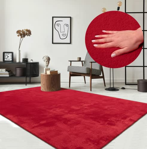 the carpet Relax Moderner Flauschiger Kurzflor Teppich, Anti-Rutsch Unterseite, Waschbar bis 30 Grad, Super Soft, Felloptik, Rot, 60 x 110 cm