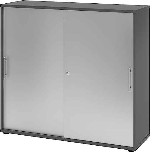 bümö Schiebetürenschrank 3OH - Aktenschrank abschließbar, Sideboard Schrank mit Schiebetüren in Graphit/Silber, Relinggriff - Büroschrank aus Holz mit Schiebetür, Büro Kommode für Ordner & Co.