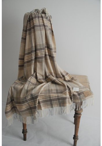 STEINBECK Decke Bari aus 100% Lambswool 130 x 190 cm in 2 Variationen, 2/Beige