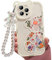 Jusy Kompatibel mit iPhone 13 Pro Hülle, Süße Blumen Floral Bär Abdeckung mit Schöner Handgelenkschlaufe Armbandkette für Mädchen Frauen, Klare Kawaii Kamera Schutz Hübsche Trendige Telefonhülle