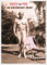Lustige Postkarte für Erwachsene - Nackter Mann im Garten, Humorvolle Botschaft 'Glatze ist FKK auf allerhöchster Ebene', Witzige Postkarte für Freunde, Retro Schwarz-Weiß Foto, Spaßgeschenk
