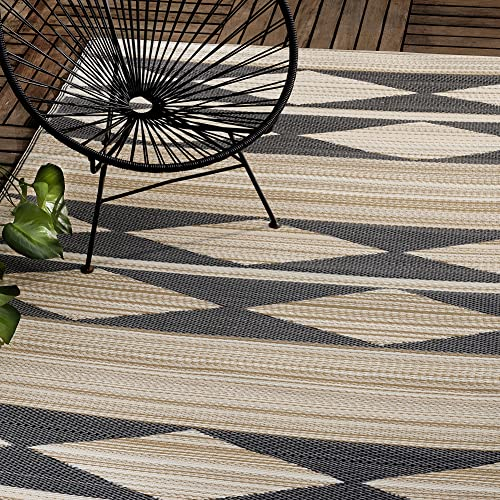 FAB HAB Outdoor-Teppich - wetterfest, farbecht, wendbar - recycelter Premium-Kunststoff - geometrisches Tribal - Terrasse, Balkon, Garten, Flur - Kunststoffteppich Cairo Natur & Schwarz, 120x180 cm