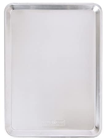 Nordic Ware 43100 Naturals - Bandeja de aluminio para hornear con conductividad térmica superior, fabricado en los Estados Unidos, color plateado