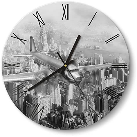 DEQORI Glasuhr | rund Ø 30 cm | Motiv Flugzeug über Stadt | ausgefallene leise Design Uhr aus Glas | Wanduhr für Wohnzimmer & Küche | Moderne Hingucker Uhr für die Wand