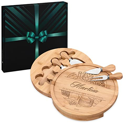 Maverton Käsebrett Servierplatte mit Gravur + 4er Käsemesser Set - aus Holz - Durchmesser: 25cm Geschenke für Frauen zum Geburtstag - Zeit für Genuss