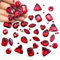 Yixinly 236 Stück Strasssteine zum Aufnähen, 7 Formen von Strasssteinen Metall Krappenfassung Glas Nähen Edelsteine​für DIY-Bastelkleidung, Kleidungs, Schuhe, Taschen (Rot)
