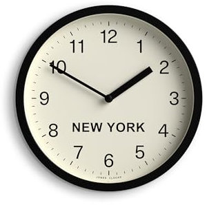 JONES CLOCKS® New York Fuseau horaire Horloge Murale | Petite Horloge Ronde Moderne | 20 cm | Noir | Chiffres faciles à Lire | Idéale pour Cuisines, Bureaux Maison et espaces de Travail partagés