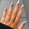 LunarCharm 24 Stück Silber Chrome Press On Nails Quadratisch Medium Inklusive Nagelfeile und Holzstäbchen für DIY Maniküre Hochzeiten Partys