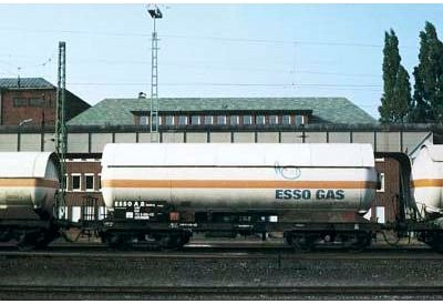 Piko 54520 - Druckgaskesselwagen Esso DB Ep.IV