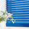PVC/Kunststoff-Jalousie für Fenster mit selbstsichernder Schnur, verdeckten Halterungen und einfacher Wand- oder Deckenmontage. Jalousien und Rollos STORESDECO PVC Blau 150x160 cm (BxH)